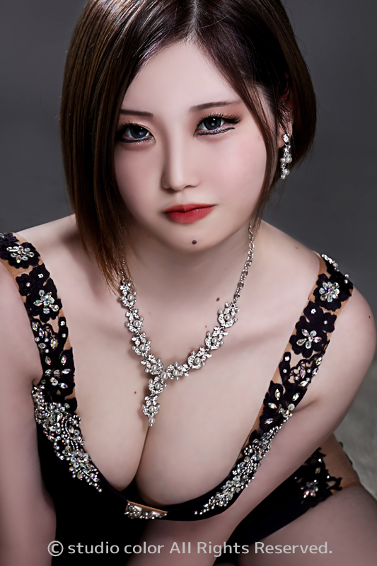 純白　愛恵