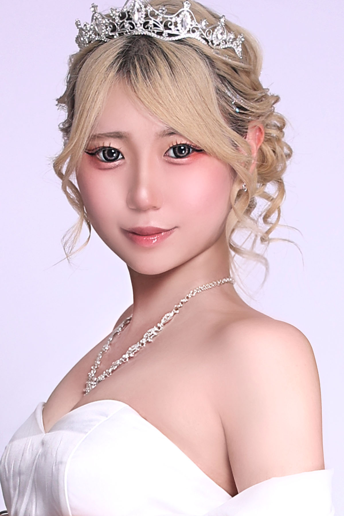 あやな