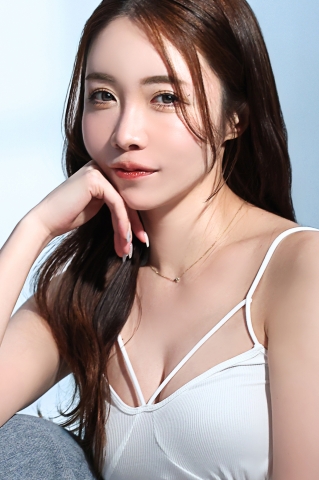 綾瀬リオナ